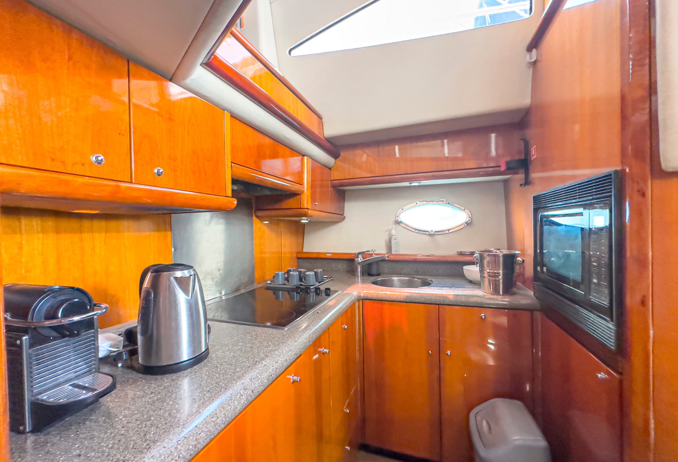 Sunseeker 56 Feet Yacht – Gold Water Yachts Dubai – 13 of 13